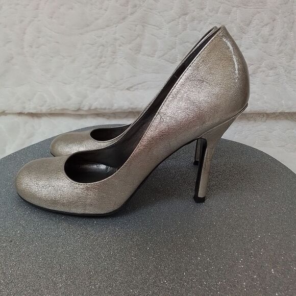 Jessica Simpson Gold Patent Leather Stilleto Pumps Shiny Metallic Closed Toe 7B - Picture 5 of 10